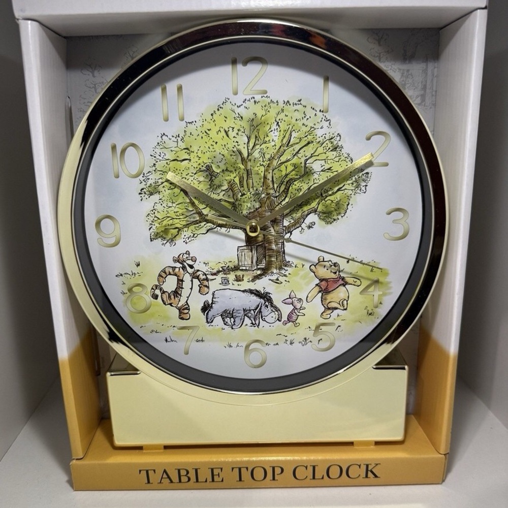 Disney nwt Gold and White Winnie the Pooh Table Clock